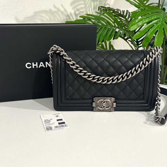 Authentic Like New 2022 Chanel Black Caviar Medium Boy Bag w Full Set - Picture 2 of 15
